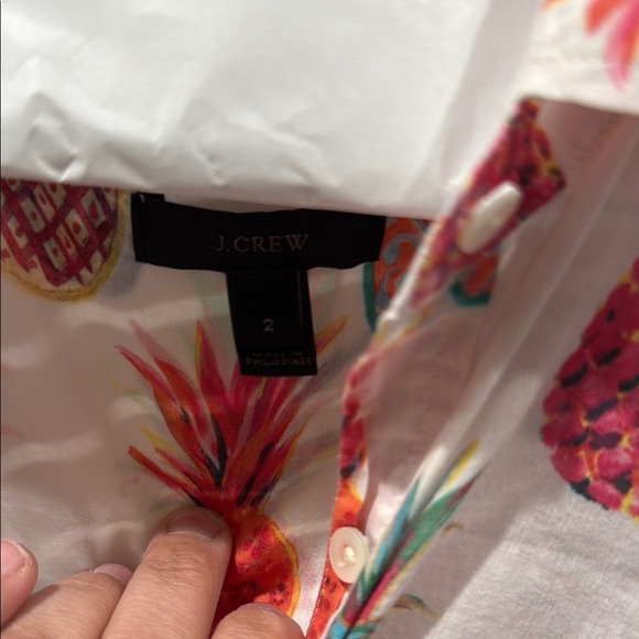 J Crew 100% cotton 3/4 pineapple button down - Picture 3 of 4